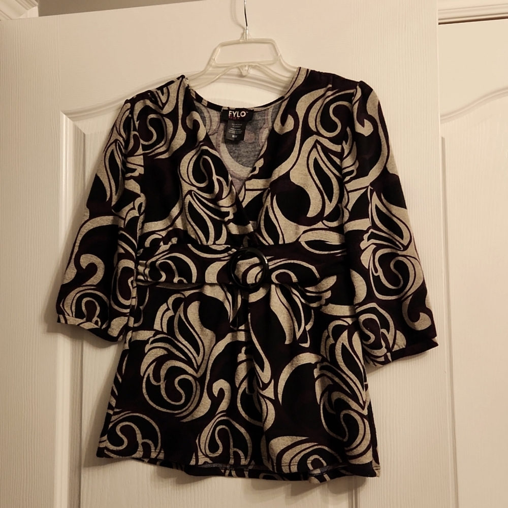 Fylo by Nylon size medium 3/4 sleeve top
